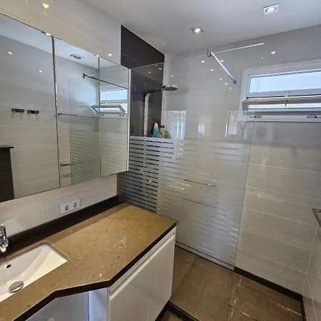 Apartment Stunning 2 Bedroom Penthouse With Sea View K213